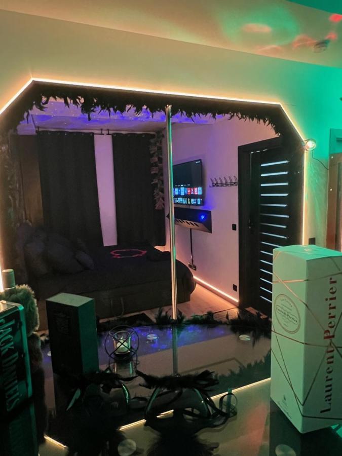 Aux Secrets De Lora, Chambre De Charme Vip Verviers Exteriör bild